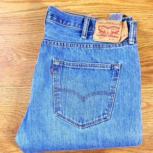 LEVIS 501 MENS VINTAGE 2017 DISTRESED STRIGHT STONE WASH BUTTON FLY DENIM JEANS